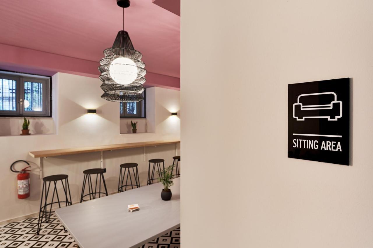 When In Athens Hostel Atenas Exterior foto