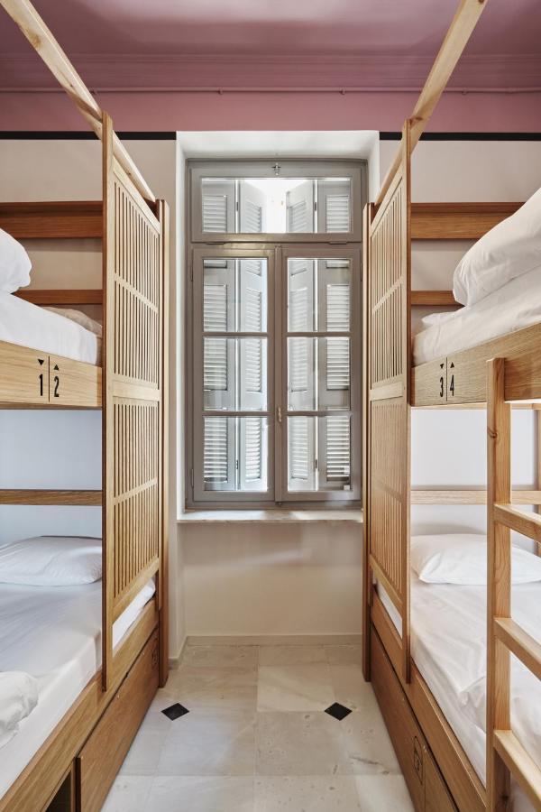 When In Athens Hostel Atenas Exterior foto