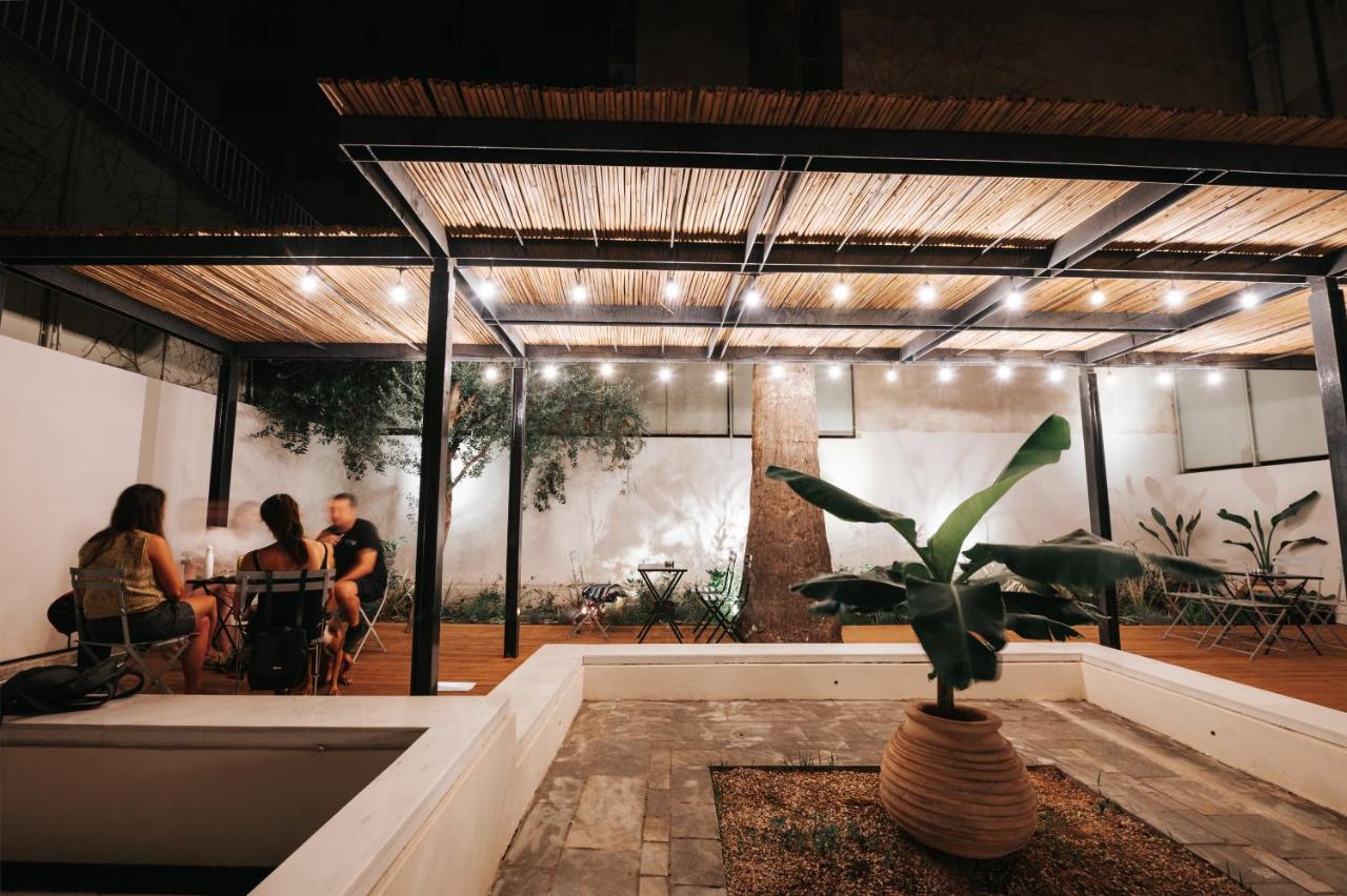 When In Athens Hostel Atenas Exterior foto